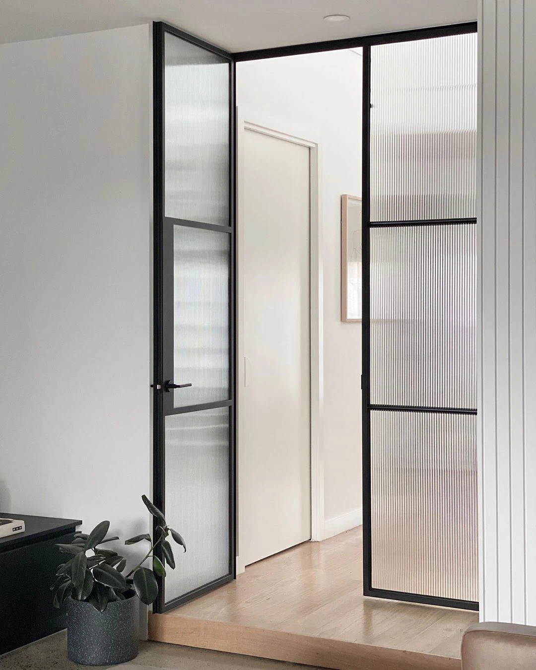 fluted glass doors 01